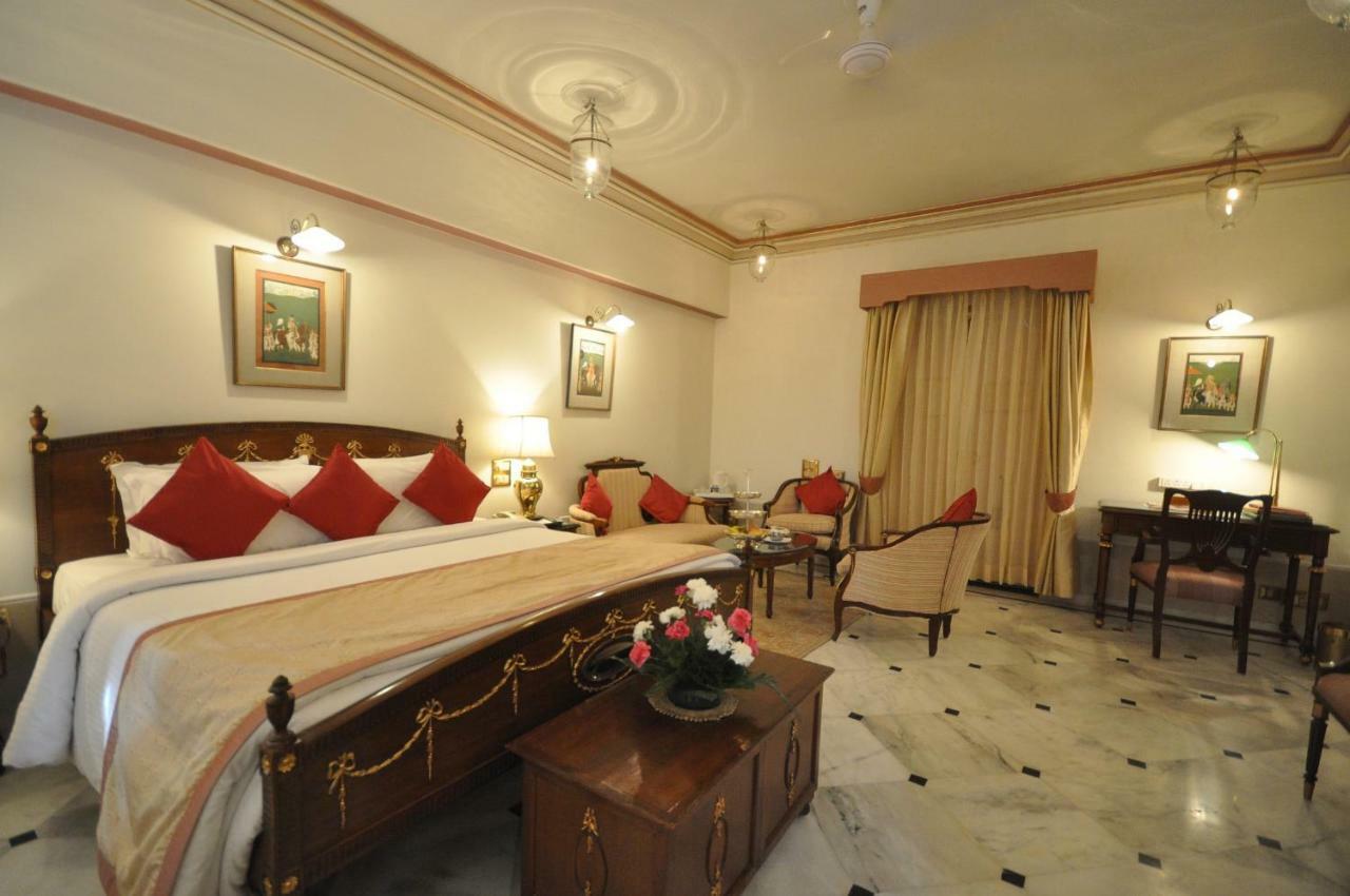 Taj Fateh Prakash Palace Udaipur Bilik gambar